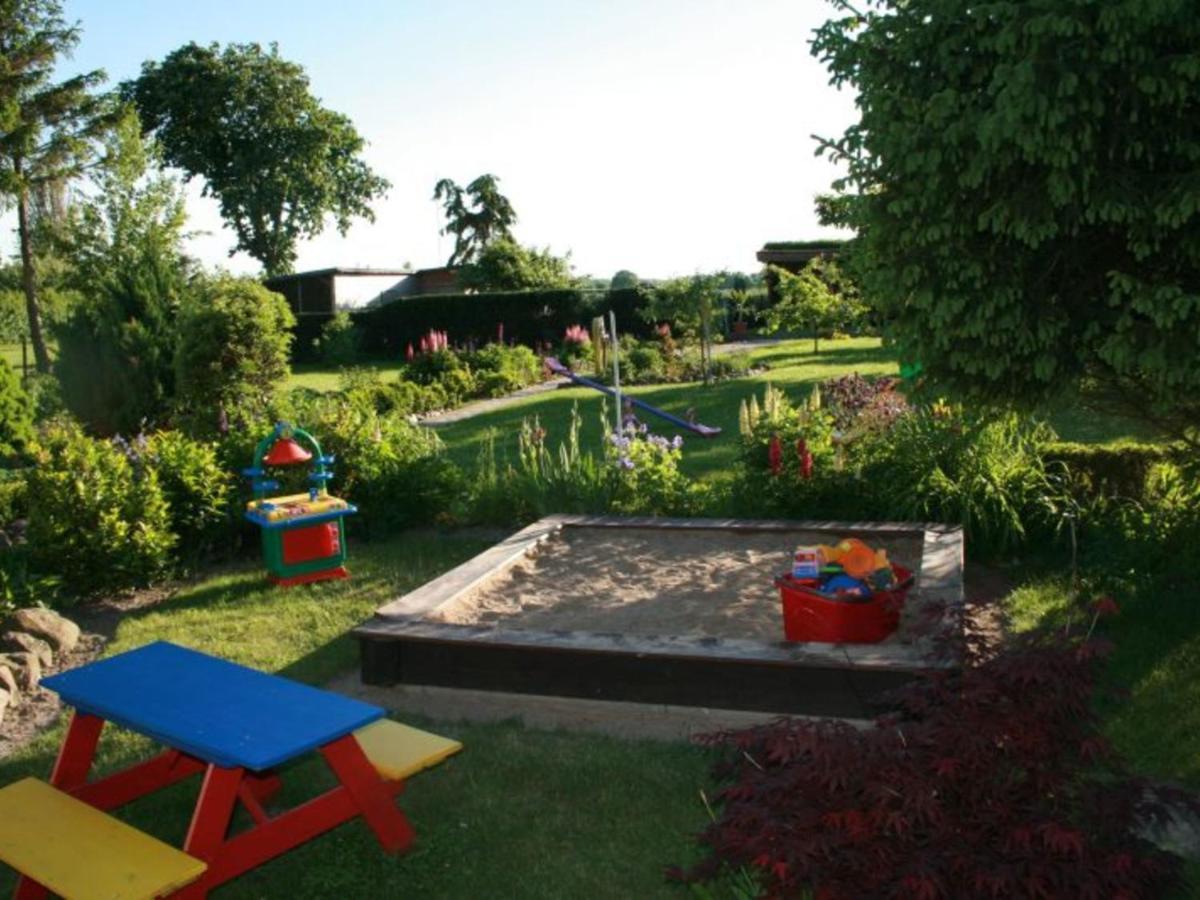 Apartment In Robertsdorf With Garden, Terrace, Barbecue Blowatz Δωμάτιο φωτογραφία