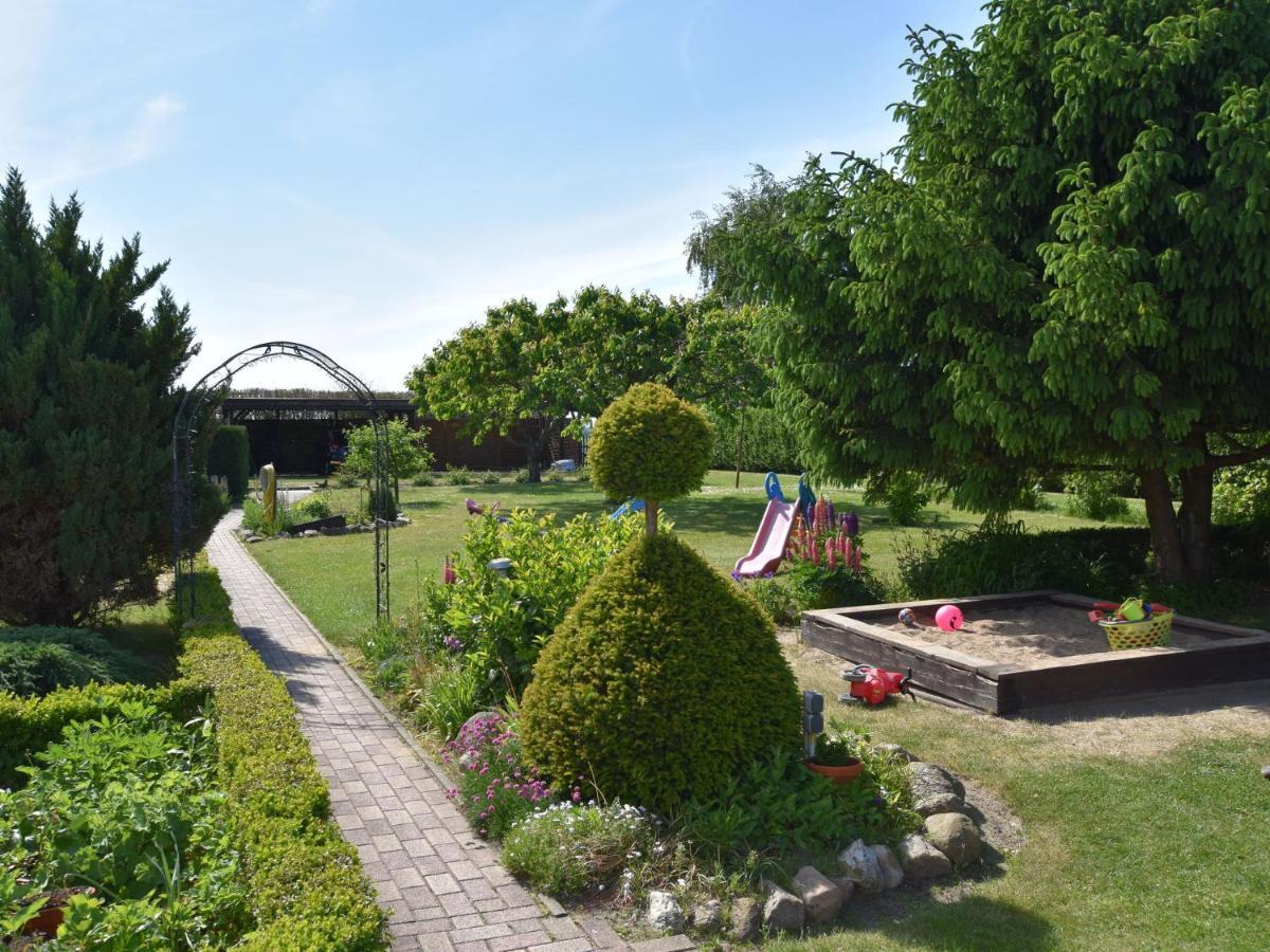 Apartment In Robertsdorf With Garden, Terrace, Barbecue Blowatz Δωμάτιο φωτογραφία